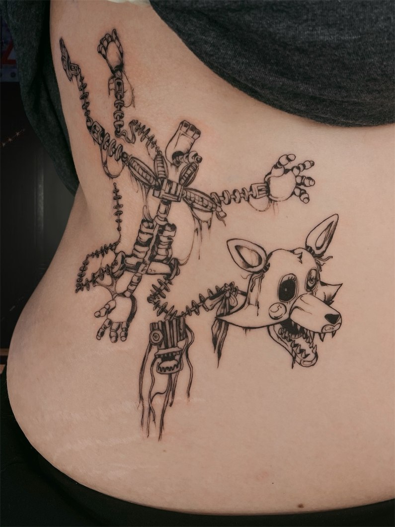 Aadan tatuointityö — mustavalkoista kuvitusta.