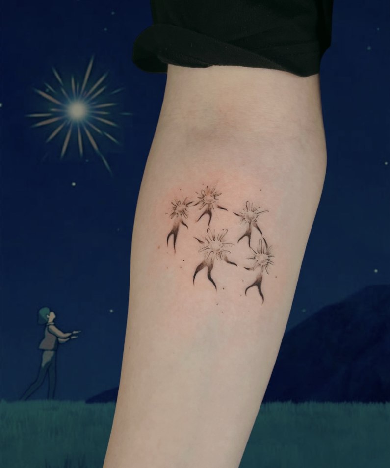 Aadan tatuointityö — mustavalkoista kuvitusta.