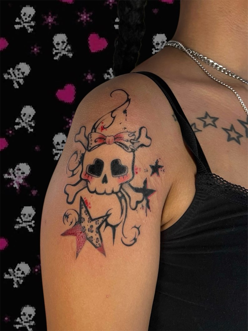 Aadan tatuointityö — mustavalkoista kuvitusta.