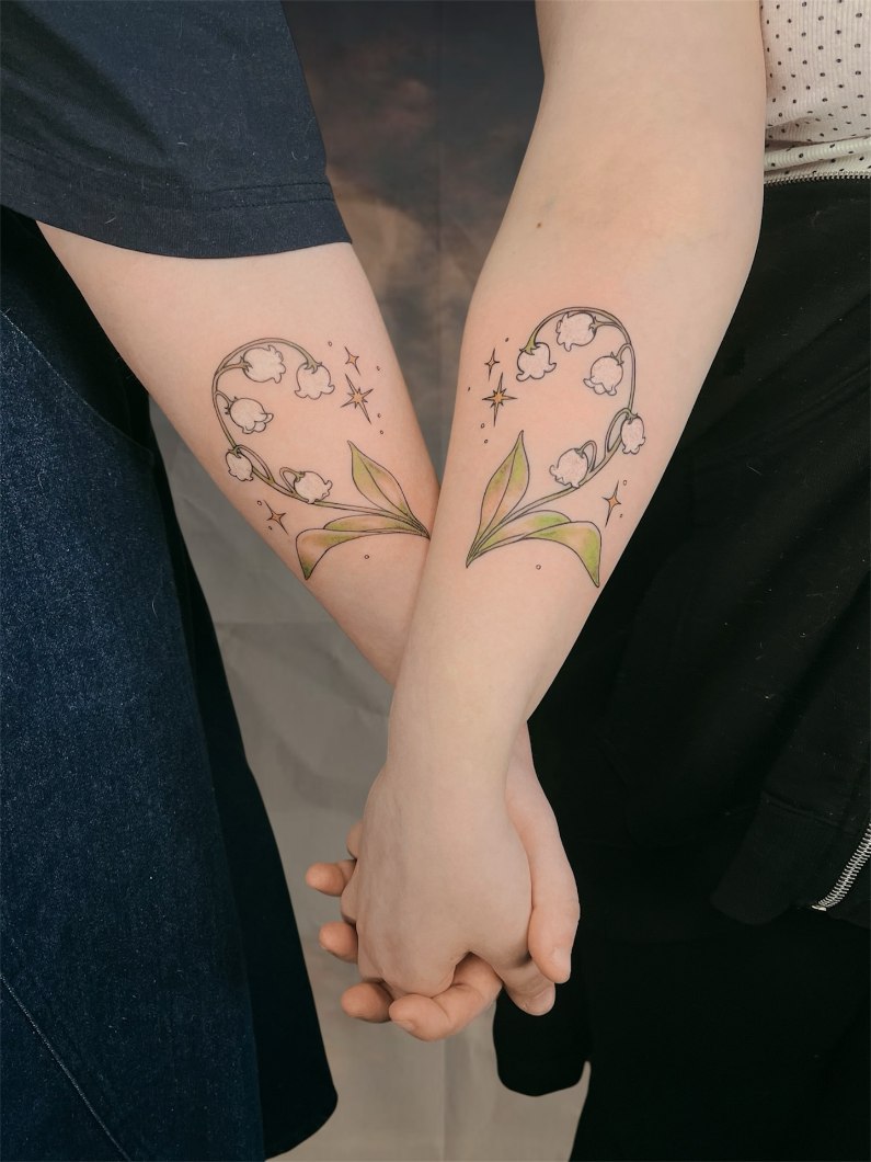 Aadan tatuointityö — mustavalkoista kuvitusta.